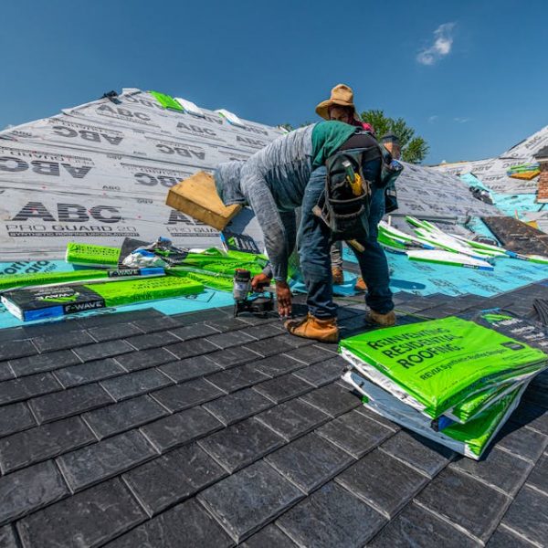 Choosing the Right Roof Maintenance Plan for Your Home: What Homeowners Should Look For